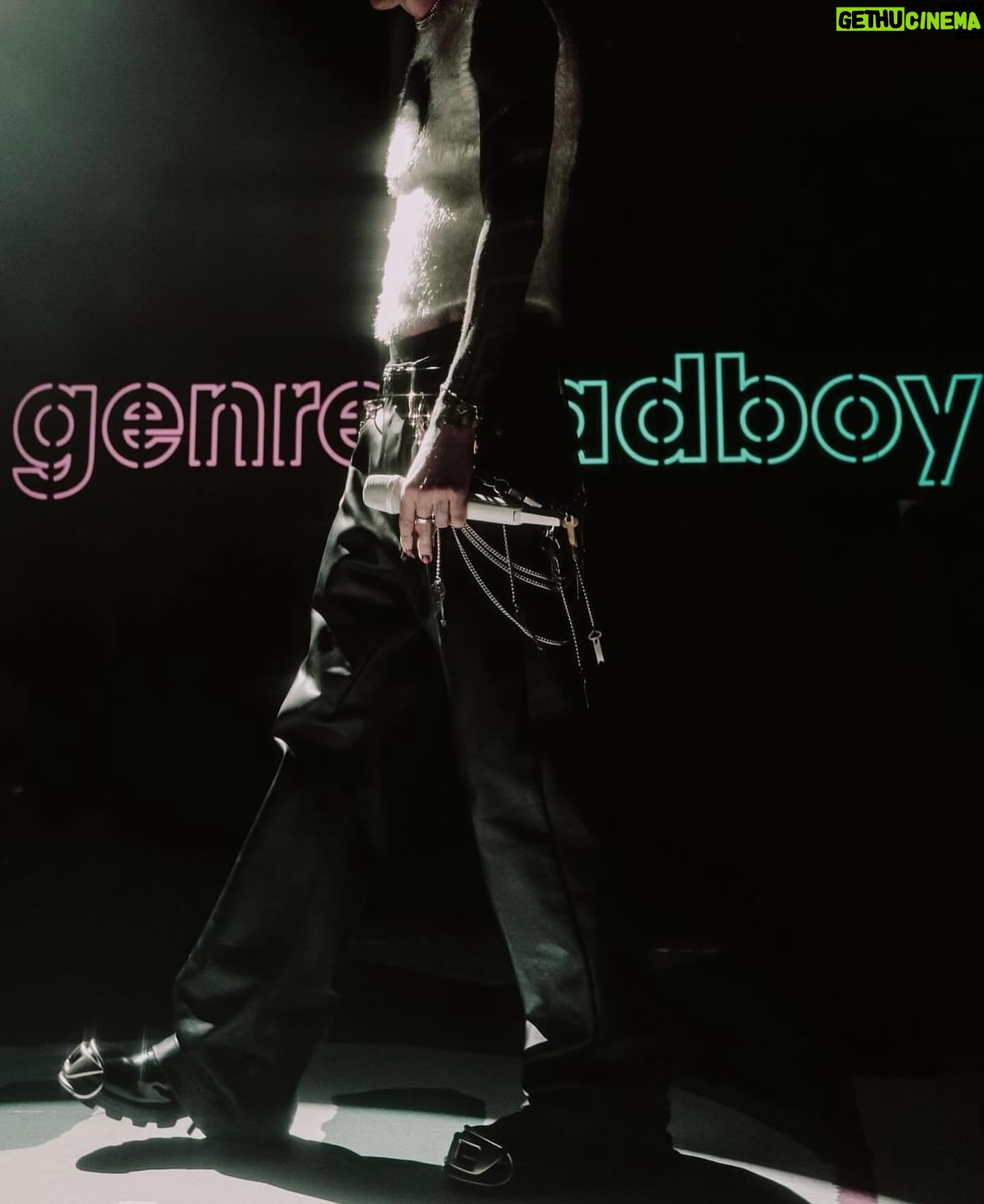 Machine Gun Kelly Instagram - genre : nyc 🗽