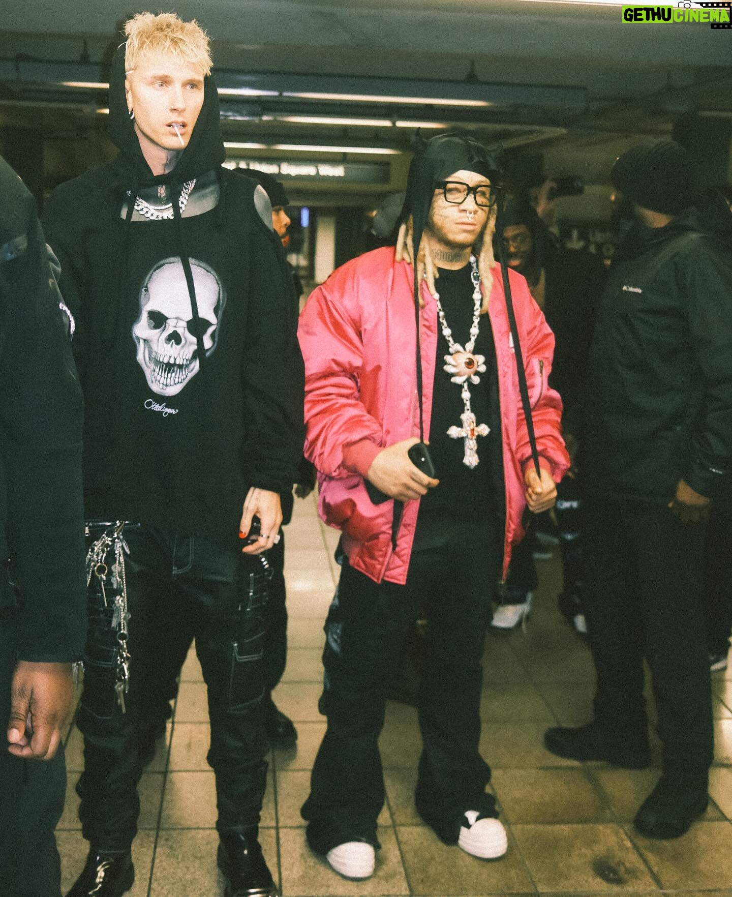 Machine Gun Kelly Instagram - genre : nyc 🗽