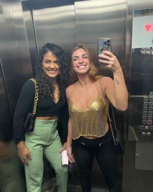 Mackenzie Dern Instagram - Rio photo dump 🇧🇷❤️
Fun moments with friends! 
Momentos irados com as amigas!