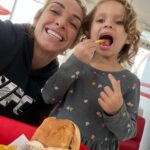 Mackenzie Dern Instagram - Happy 4th Birthday to the love of my life! Today is your day, but for sure this is my favorite day of the year! Thank you God for blessing me with such a special girl full of love, smart, strong personality, and my best friend! I wish so much love and fun moments for this year! You can always count on my baby! I love you!!!! Let’s celebrate!! • • Feliz aniversário para o Amor da minha vida! 4 anos!! Te amo demais Filha! Obrigada Deus por ter me abençoada com uma menina tão dengosa tão linda tão sapeca, inteligente, com personalidade forte e minha melhor amiga! Hoje é o seu dia, mas com certeza é o meu dia preferido do ano! Muita luz e risadas e muito amor e saúde para você Moa! Te amo minha linda!