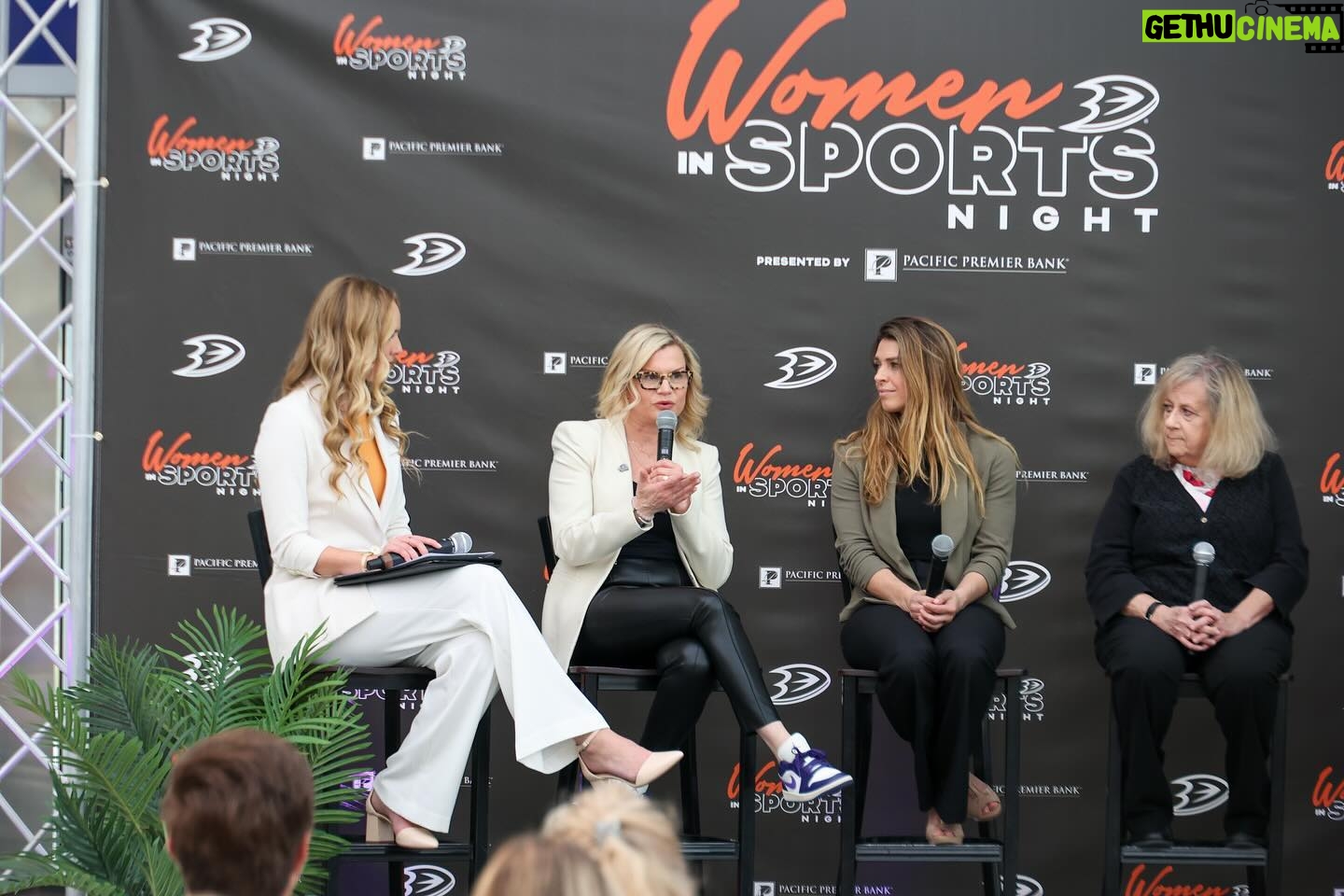 Mackenzie Dern Instagram - An unforgettable weekend continued before the game at our second annual Women in Sports Business and Leadership panel. The sold-out crowd heard from VP of the PWHL Annie Camins, UFC fighter Mackenzie Dern, Hockey Hall of Fame writer Helene Elliott and CEO of EAG Sports Management Denise White, and also engaged in a Q&A session. The panel was moderated by Ducks Streams’ Alexis Downie. #FlyTogether 🤝 @pacificpremierbank