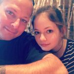 Mackenzie Foy Instagram - Lunch with my dad💜😊