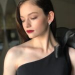 Mackenzie Foy Instagram - Such a fun night!!! @romonakeveza @heartsonfireco @robertti @davidgardnerla @ludmilacouture