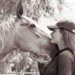 Mackenzie Foy Instagram - Whisper @kimerleecuryl.wildhorsephotos @wildbeautyspirit @ashleyavis
