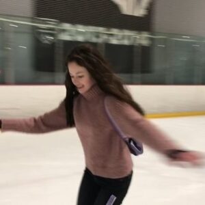 Mackenzie Foy Instagram - Happy New Year!! 🎊 
I went ice skating for the first time today and it was so much fun!! ⛸😁