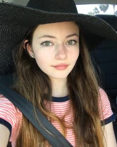 Mackenzie Foy Instagram - 😊