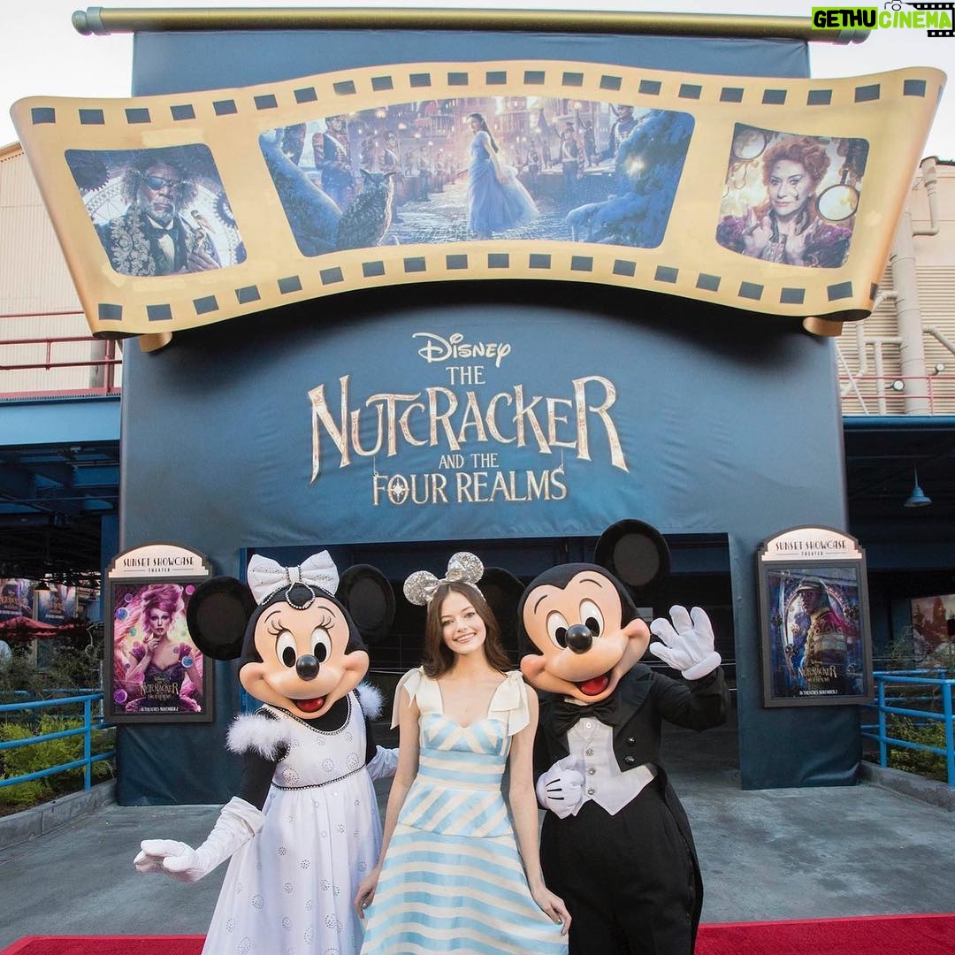 Mackenzie Foy Instagram - I had so much fun yesterday at @disneyland surprising annual passholders with a sneak peek of @disneysnutcracker !!!