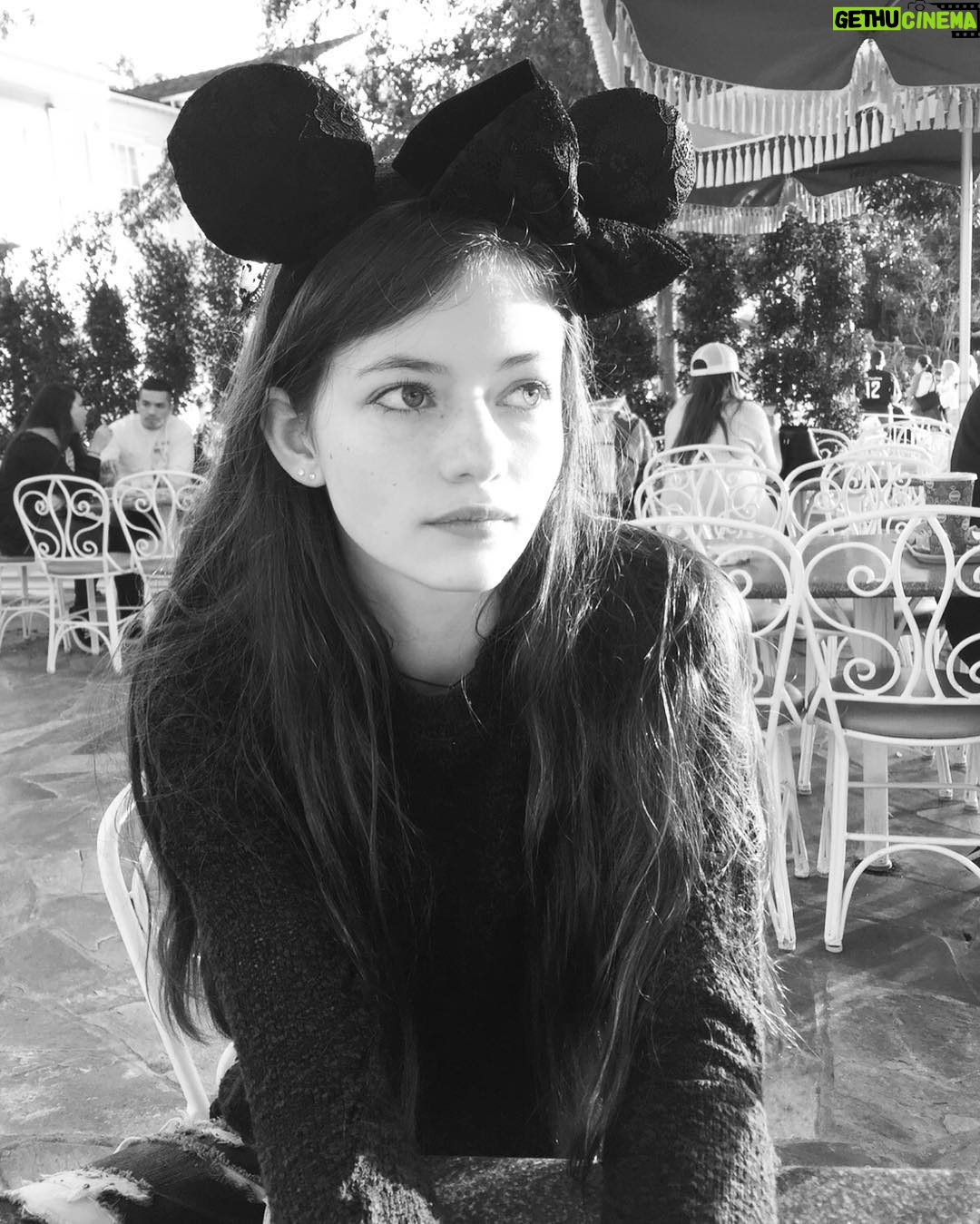 Mackenzie Foy Instagram - I meant to post this the other day when I was at Disneyland🦄🙃