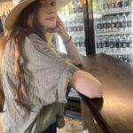 Mackenzie Foy Instagram - I have a new hat 😌