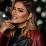 Madeleine Matar Instagram - ‎العيد قرّب وحامل معه لمسات سحرية! ✨🎁 مستعدين للفرح والهدايا مع الأحباء؟ 🎅😍 📸 @elieabouantounn #MadeleineMatar #مادلين_مطر