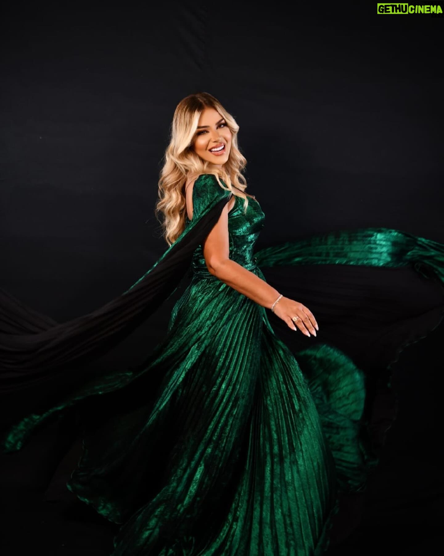Madeleine Matar Instagram - Whatever you wear today, make sure to wear your most radiant accessory: a genuine smile. 😊 #SmileEveryday 💚 Dressed by @sheikhastyleboutique @dressroom.qa #MadeleineMatar #مادلين_مطر