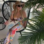 Madeleine Matar Instagram - Tropical chic is my summer pick! 🌺👒 #MadeleineMatar #مادلين_مطر في ضيافة الحبيبة @rababalnuaimi
