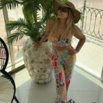 Madeleine Matar Instagram – Tropical chic is my summer pick! 🌺👒 
#MadeleineMatar #مادلين_مطر
في ضيافة الحبيبة @rababalnuaimi