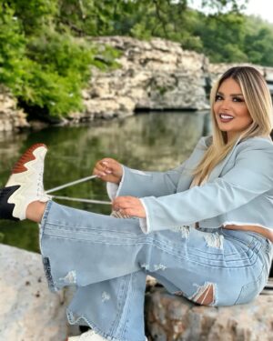Madeleine Matar Instagram - 𝓢𝓾𝓶𝓶𝓮𝓻 𝓸𝓷 𝓶𝔂 𝓶𝓲𝓷𝓭 🩵 ☀️ 

#MadeleineMatar #مادلين_مطر 

- 

#GirlPower #GirlyVibes #SlayAllDay #FierceAndFabulous #GirlsJustWannaHaveSun