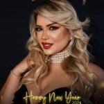 Madeleine Matar Instagram - كل عام وانتم بألف خير ❤️ صحيح تأخرت عيّدكن لاني استقبلت هالسنة أنا ومريضة.. بتمنالكم عام مليان صحة وسعادة. تعلمت الكتير من هالتجربة وعرفت قيمة الصحة والوقت. خلينا ننشر الإيجابية ونستمتع بكل لحظة بحياتنا. سنة جديدة مباركة للجميع! 🌟 #MadeleineMatar #مادلين_مطر #2024 #HappyNewYear