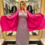 Madeleine Matar Instagram - بداية أسبوع جديدة، فرصة جديدة لتحقيق الأهداف! كيف كان يوم الاثنين يا حلوين؟ 💖 #MadeleineMatar #مادلين_مطر
