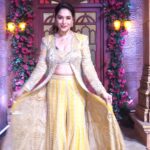 Madhuri Dixit Instagram – oh soneya 💗💗💗 

#wednesday #wednesdayvibes #trendingsong #dancereels #reelsinstagram #explore #fyp #trendingdance