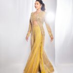 Madhuri Dixit Instagram – Bringing my own ray of sunshine ☀️🌷 

#monday #mondaymood #dancedeewane #photooftheday #photoshoot