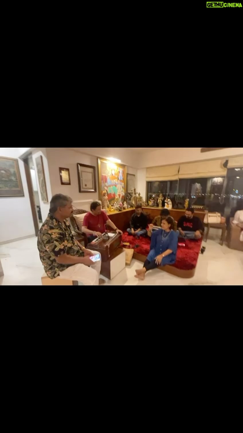 Madhushree Instagram - What a #wonderful #musical evening #birthday #celebration with #anupjalota #ruhankapoor #agamnigam #robbybadal #siddharthkashyap #meshup #maijisdinbhulaadu #tumhimerimandir #bahotpyarkartehain #music #song
