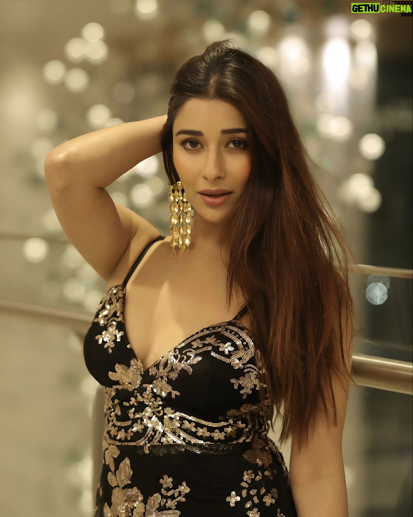 Madhuurima Instagram - Leveling up my hot summer game 🔥🔥🔥 . . . . . #nyrabanerjee #lsdphotography #bold #hot #sexy #glamorous #beautiful #babyboss #portrait #black #ootd #sassy #highheels #stunning #dress
