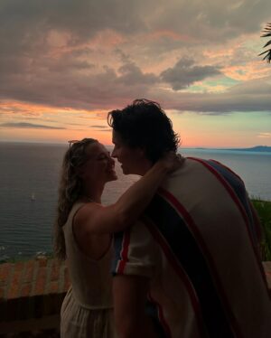 Madison Iseman Instagram - Very much have been living my best life recently and very much grateful for it ✨☀️🕊️