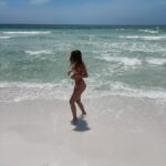 Madison Lewis Instagram - 𓇼🐚☾☼🦪🌊 #justrememberyourebeautiful