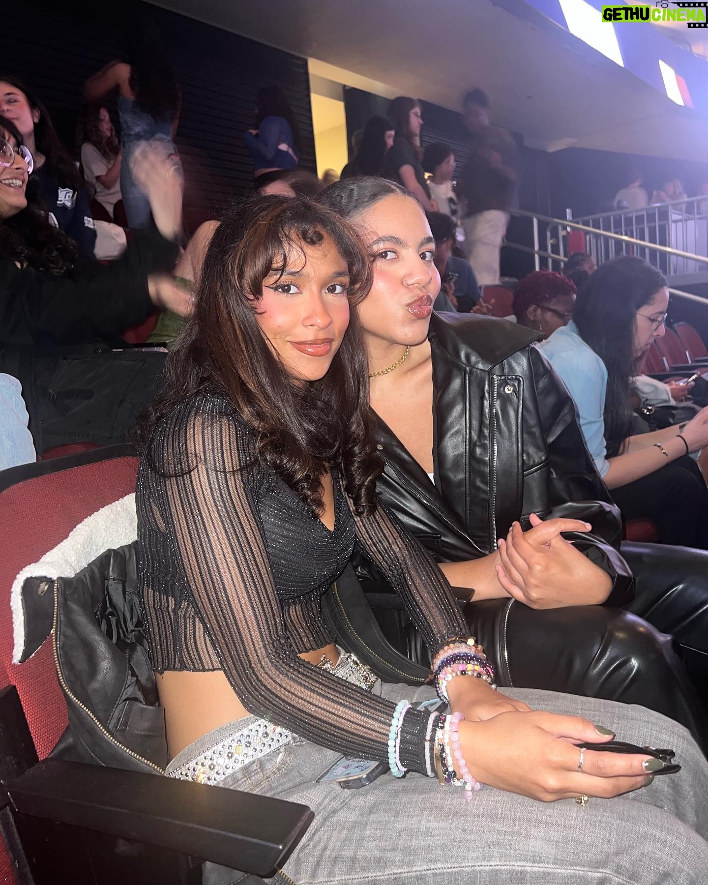 Madison Reyes Instagram - Got to see my girl SZA with my girl @amayuhh_ another one for the books go to concerts for good skin