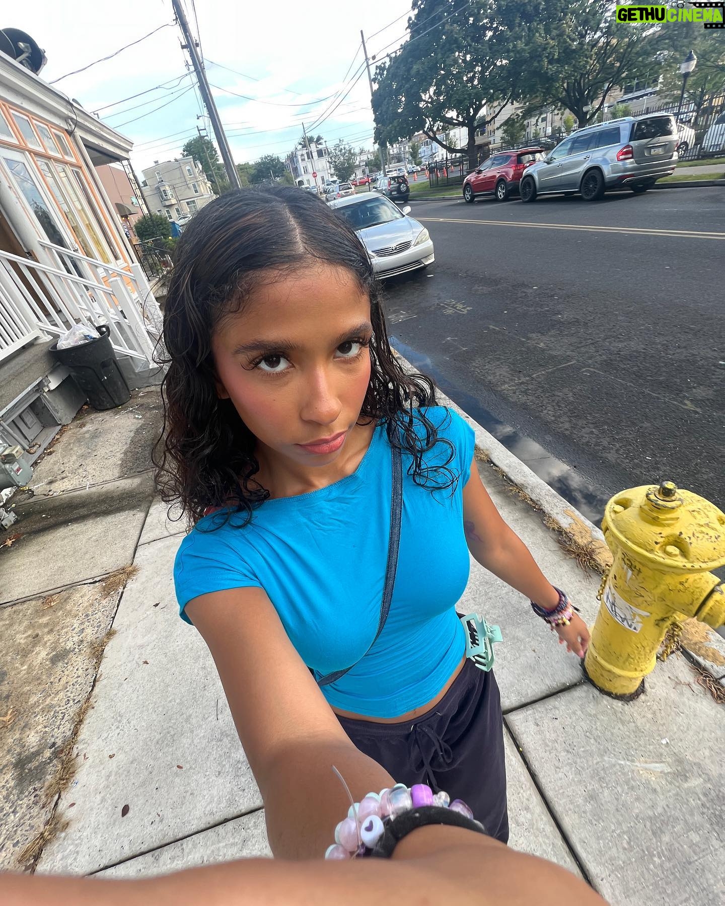 Madison Reyes Instagram - I hate taking passport pics UGH