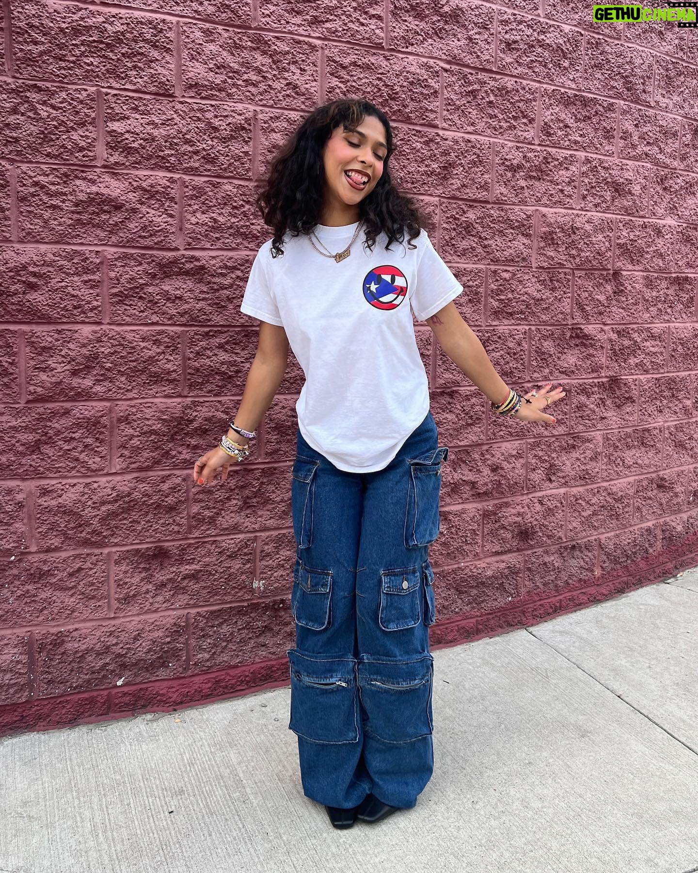 Madison Reyes Instagram - This was the MC Host baddie for the studentFEST during the reading film fest fit. Getting to perform again was amazing can’t wait for the next opportunity!!! Thanks again @readingfilmoffice hope to see you guys real soon again, next stop HOPEFULLY MY NY LOVELIES