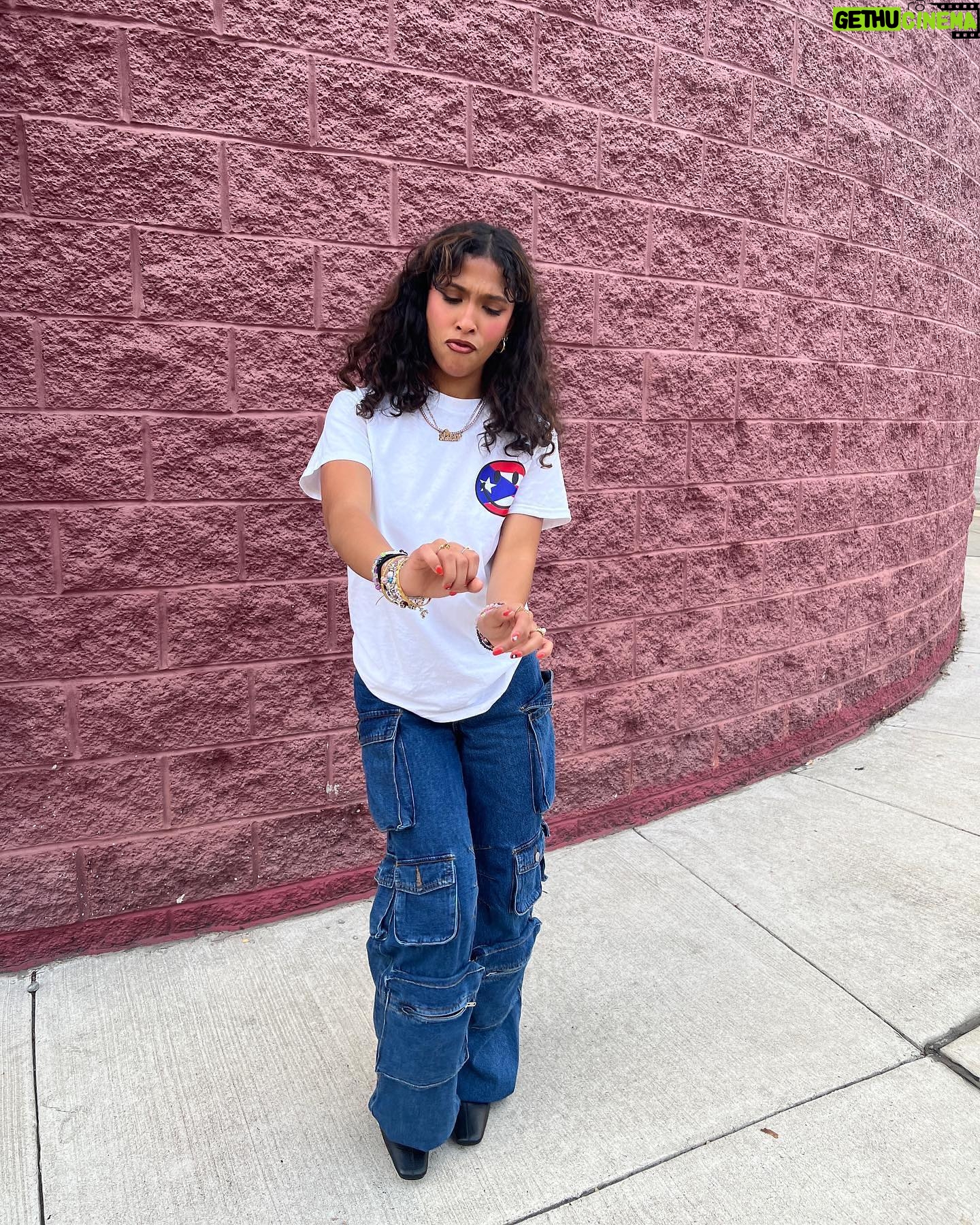 Madison Reyes Instagram - This was the MC Host baddie for the studentFEST during the reading film fest fit. Getting to perform again was amazing can’t wait for the next opportunity!!! Thanks again @readingfilmoffice hope to see you guys real soon again, next stop HOPEFULLY MY NY LOVELIES