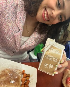 Madison Reyes Instagram - A little throw back to 2 weeks ago, got to go to my aunts middle school in New York that she teaches at and do a q and an along with a little performance of te amo! I was also able to reconnect with my godmother and had a lovely time at red lobsters 🤩🤩
The day really brought me a lot of joy the students were so fun to talk to and so excited about me being there such a big full circle event for me ! Thank you everyone I met there for being so kind and sharing your love for me and the show!