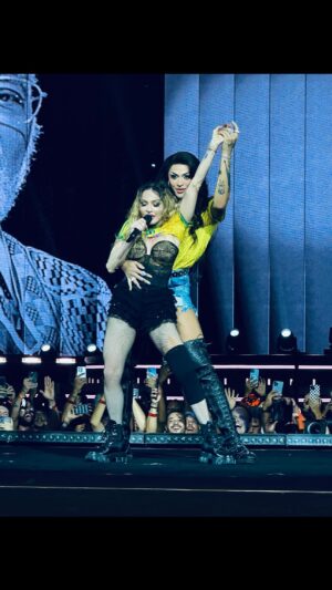Madonna Instagram - Blame it on Rio 🇧🇷 Thank You Brazil!! 🔥🇧🇷🔥🇧🇷 🔥
@pabllovittar 
@itau 
@tvglobo 
#musicmakesthepeoplecometogether