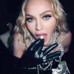 Madonna Instagram - Safada is coming to Rio 🇧🇷💛🇧🇷💛