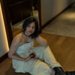Madonna Sebastian Instagram - @labelmdesigners @merin__georg With @michelle__sebastian @grandhyattkochi #leisure #indoor #photoshoot #photography