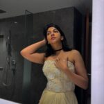 Madonna Sebastian Instagram - @labelmdesigners @merin__georg With @michelle__sebastian @grandhyattkochi #leisure #indoor #photoshoot #photography