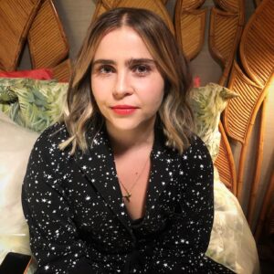 Mae Whitman Instagram - she’s baaaack! #goodgirlsseason4 #anniebananey #jumpsuits4eva