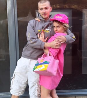 Mae Whitman Instagram - stuffings