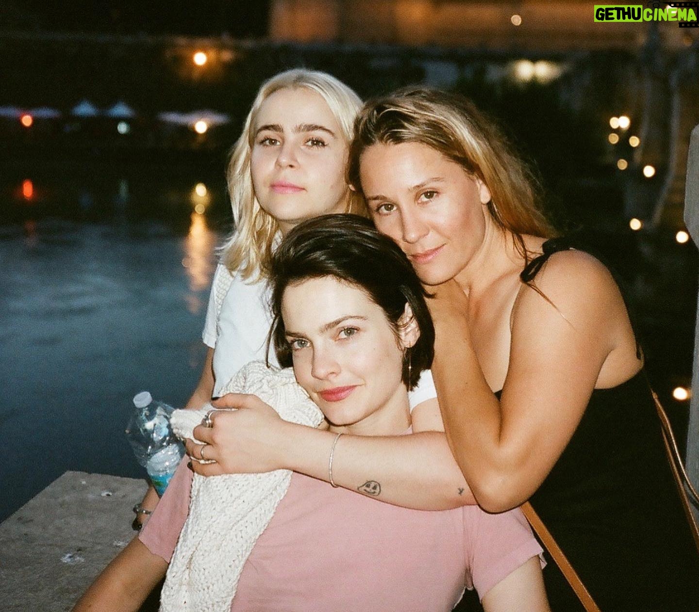 Mae Whitman Instagram - also it is Kyle’s birthday today and I have to say I love her so much It hurts and I’d be dead without her so please enjoy this pathetic slideshow of our pathetic relationship