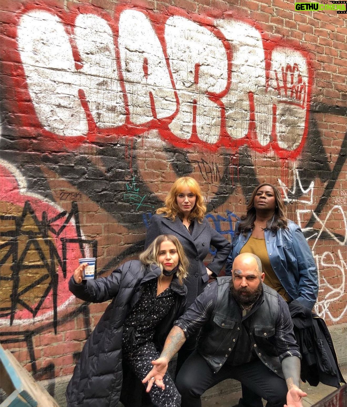Mae Whitman Instagram - Repost from @actuallychristinahendricks • Just hanging in the super tough back alleys of #universal studios #harm @mistergarf @unforettable @the_real_carlosaviles @nbcgoodgirls #goodgirls