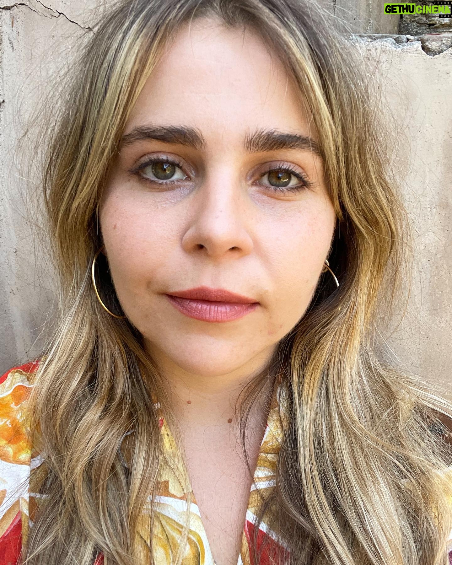 Mae Whitman Instagram - LAST DAY OF SALE! Last chance to get a FREE camellia balm with purchase of the year round, day ass-to-night essentially wearable 24/7 perfect lipstick ANNETTE ! Go to @juliehewettla and put both items in the cart and add the code “POSH” and get the balm free ;) you’re welcome