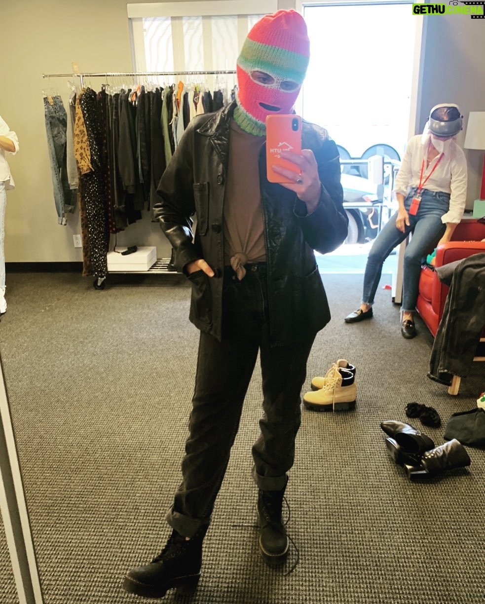 Mae Whitman Instagram - she’s baaaaAAAAAAAaaaack 💰 💰 @nbcgoodgirls #season4 #masksonmasksonmasks #cominforya #safetyfirst