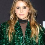 Mae Whitman Instagram – PREMIERE FOR UP HERE WHICH IS STREAMING NOW I FELT LIKE GOD DAMN LIZA MINELLI THANK U EVERYONE I love everyone 
 #uphere @uphereonhulu @hulu 

@gpcbeauty 
@anthonycampbellhair 
@tata__LA
@stuartweitzman
@deborahfergusonstylist