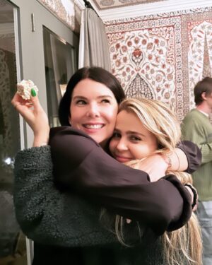 Mae Whitman Instagram - lord it was my best friends birthday yesterday and nothing gives me more joy than celebrating her by eating rice krispjes she made straight out of the pan with our bare hands I wish words could convey the depth of my love and gratitude for you but they can’t so I’ll do us both a favor and not try weeeee I love you LG