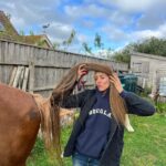 Maggie Civantos Instagram – Días de un poco de todo… de princesa a granjera…
Sunflowers, wedding, farm and lovely people … Somerset, England