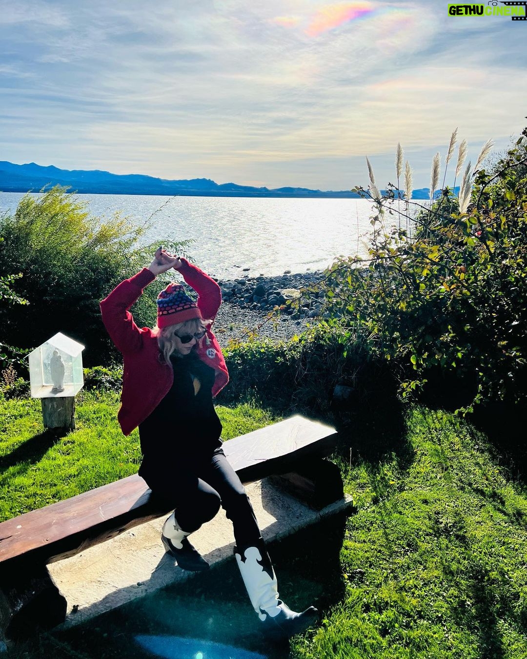 Maggie Civantos - 38.7K Likes - … #bariloche
☀️ 🐎🍫🌍🤍🇦🇷 entre lagos, caballos y cerveza.
@hotelsoldelnahuel.bariloche
@may_ariadna 🫶🏼