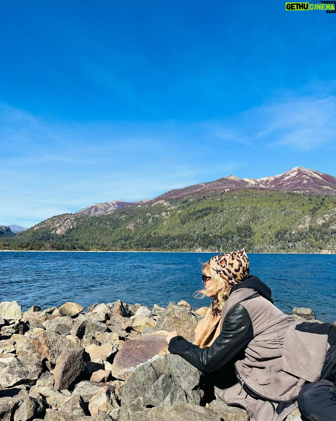 Maggie Civantos - 38.7K Likes - … #bariloche
☀️ 🐎🍫🌍🤍🇦🇷 entre lagos, caballos y cerveza.
@hotelsoldelnahuel.bariloche
@may_ariadna 🫶🏼