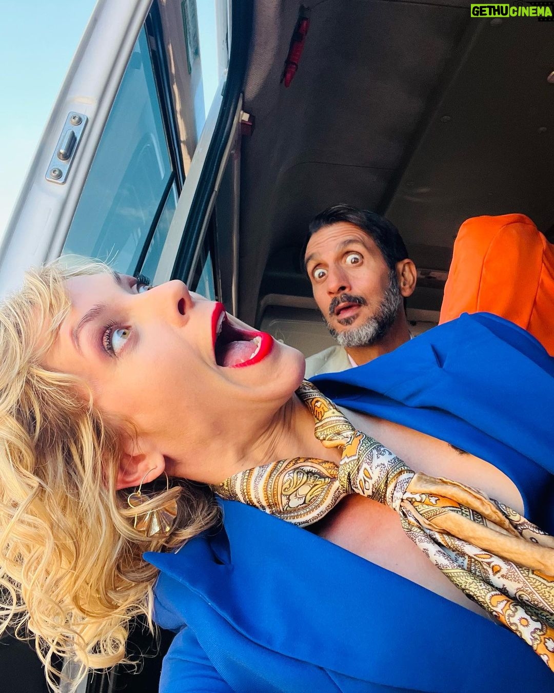 Maggie Civantos - 36.2K Likes - It’s a wrap! 🎥
Fotos random… los que están y los que no están …infinitas gracias!
🤍🤍💋💋
Asimilando lo vivido… ha sido muy especial! 🙏🏻🫶🏼 🇦🇷
La banda🤍 os amo!