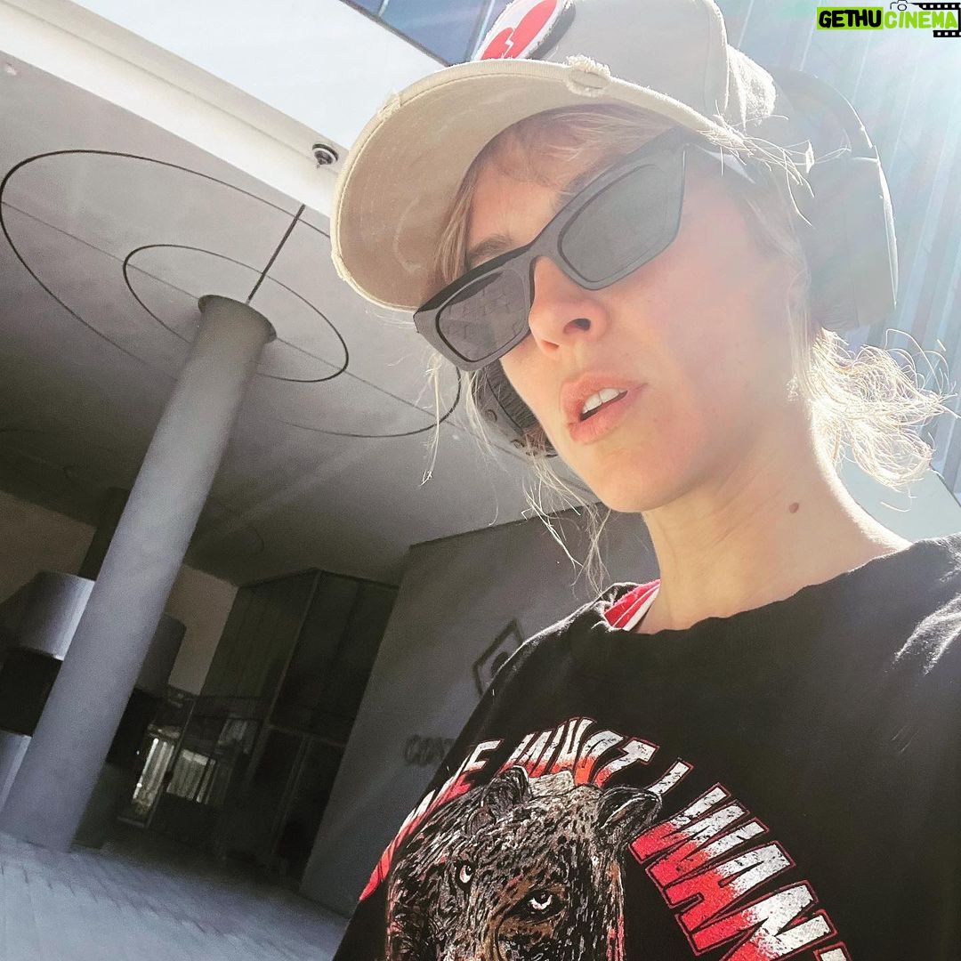 Maggie Civantos - 46.1K Likes - Sunday🤍
Mi primera semana 🇦🇷🤍
…about my first week in Buenos Aires.
