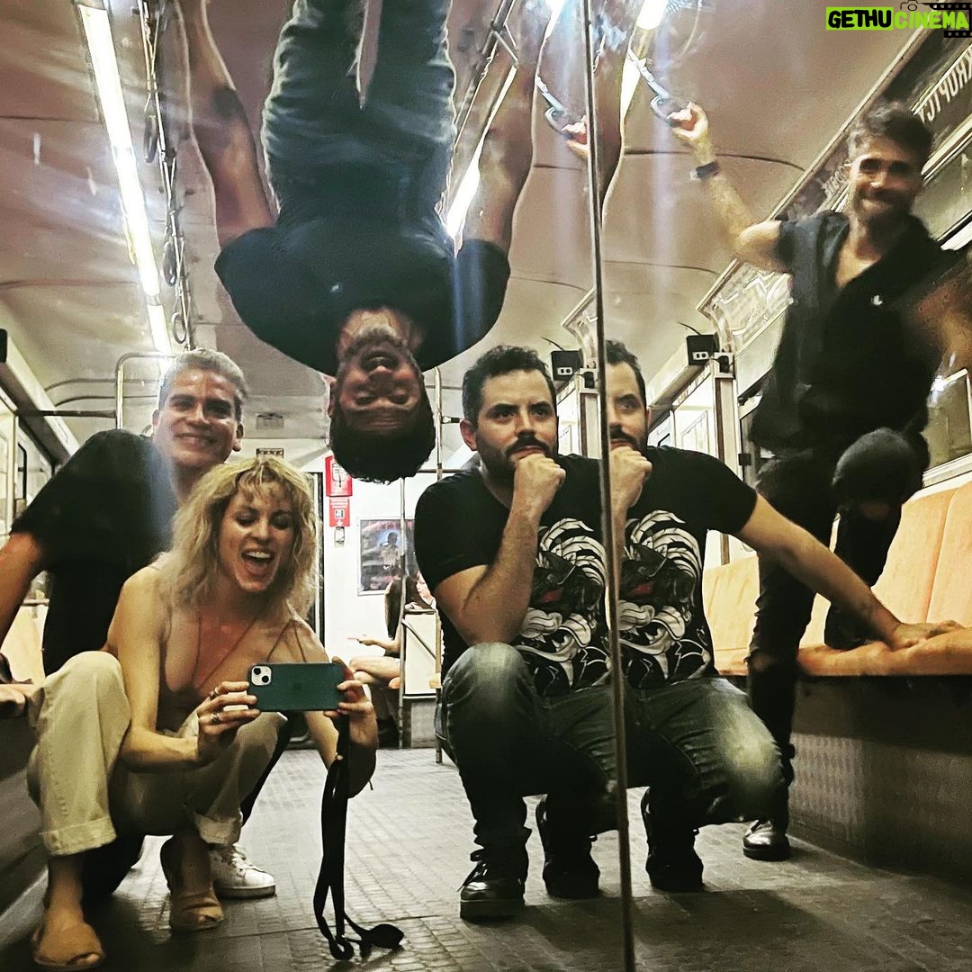 Maggie Civantos - 46.1K Likes - Sunday🤍
Mi primera semana 🇦🇷🤍
…about my first week in Buenos Aires.