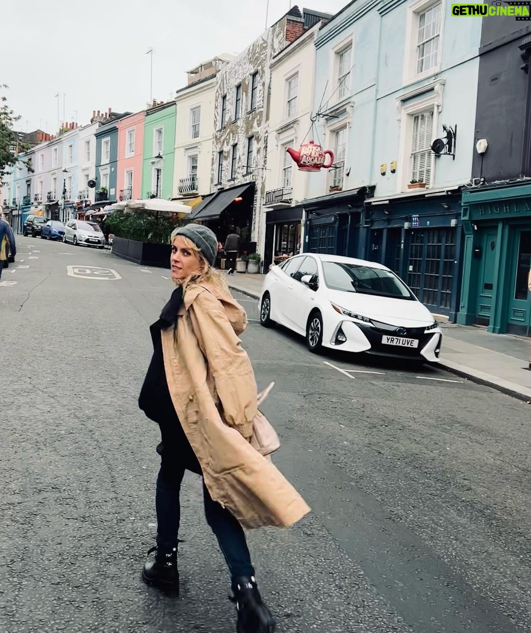 Maggie Civantos Instagram - Life of imitation’ … #tatemodern De paseito …taking a walk through London London, United Kingdom